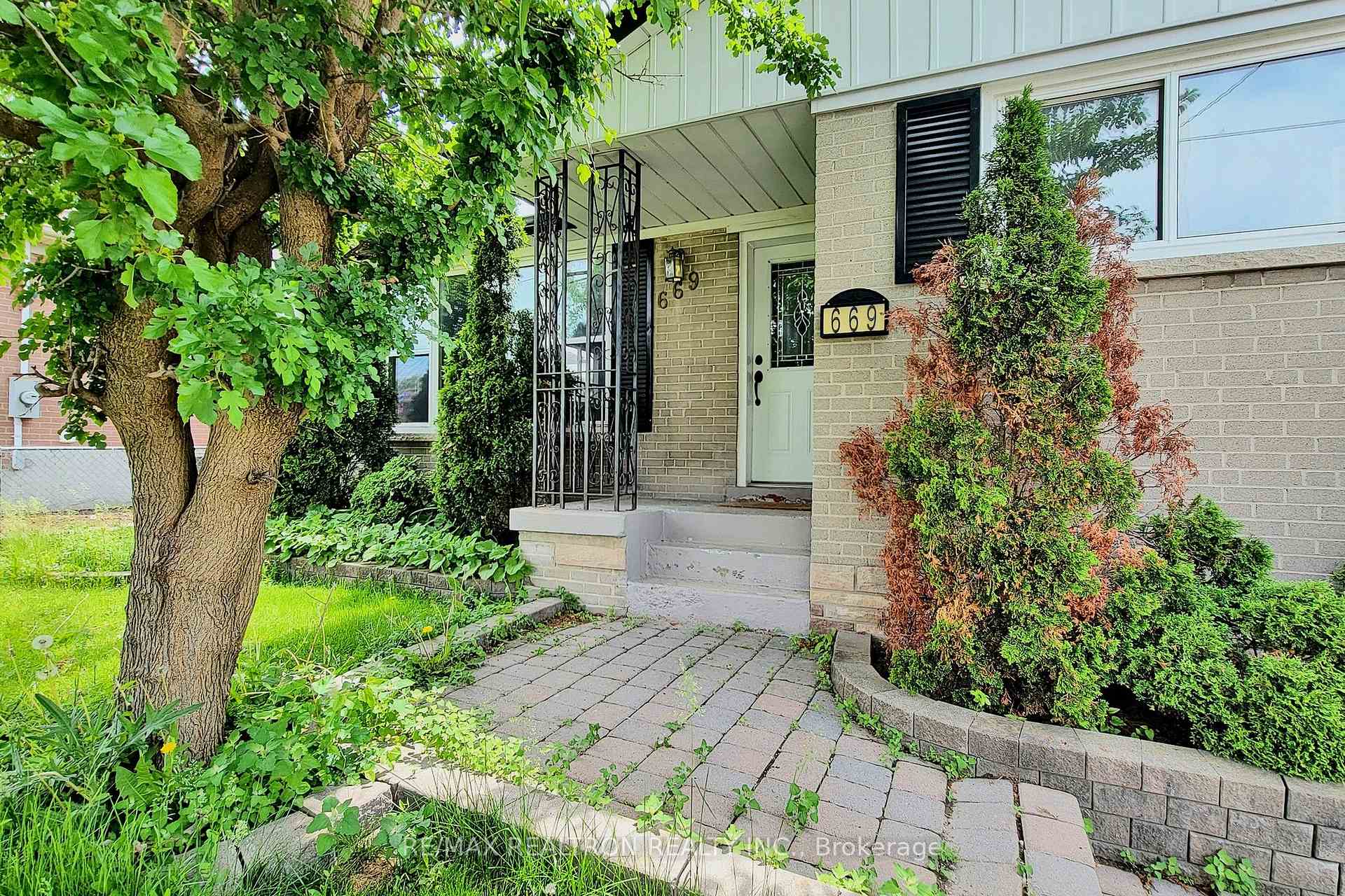Photo 21 of Unit Upper, 669 Shakespeare Avenue, Oshawa, Donevan — HOMEH