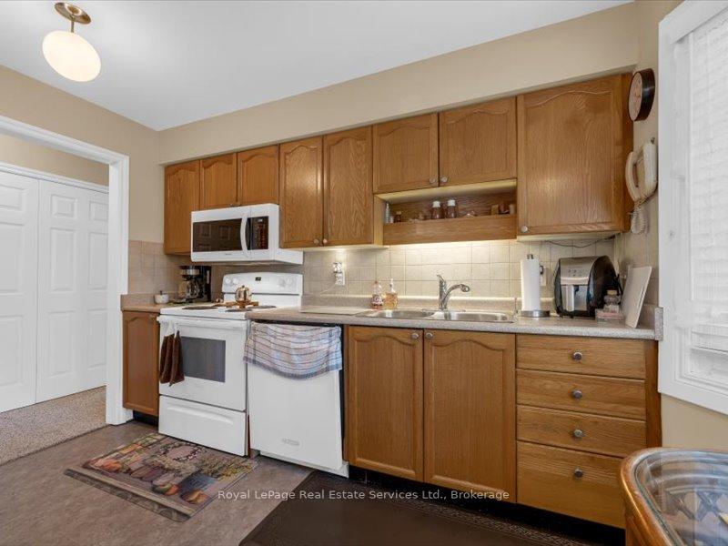 Photo 10 of 81 Hamilton Street N, Hamilton, Waterdown — HOMEH