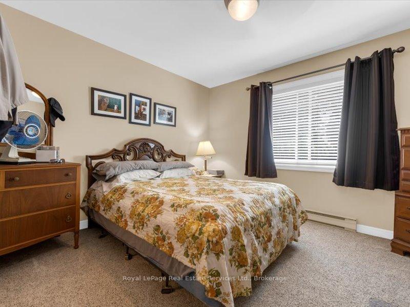 Photo 14 of 81 Hamilton Street N, Hamilton, Waterdown — HOMEH