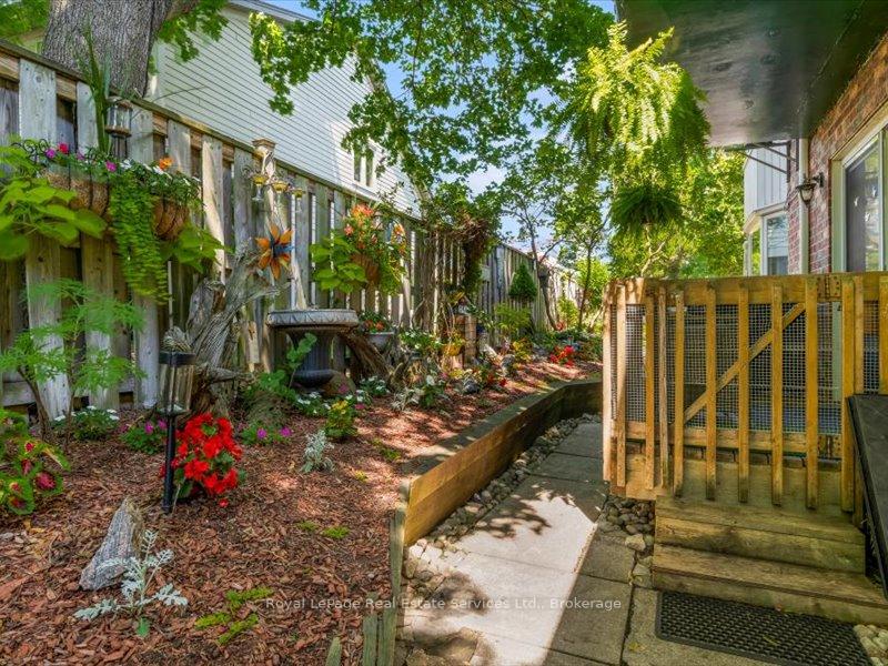Photo 24 of 81 Hamilton Street N, Hamilton, Waterdown — HOMEH