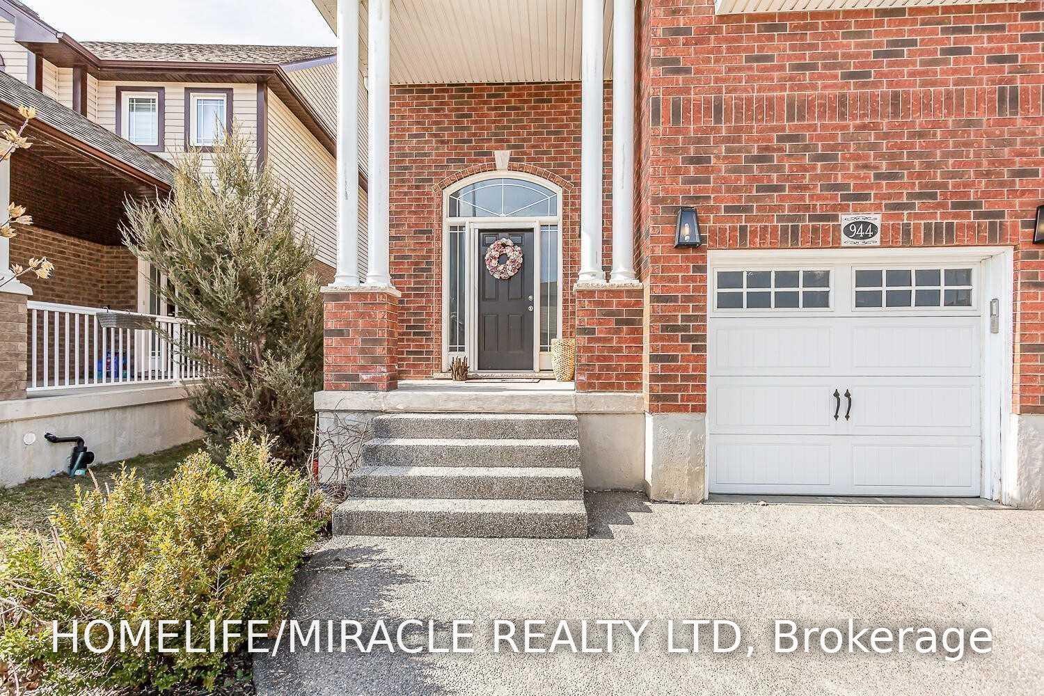 Photo 2 of 944 Dunblane Court, Kitchener, Huron Park — HOMEH