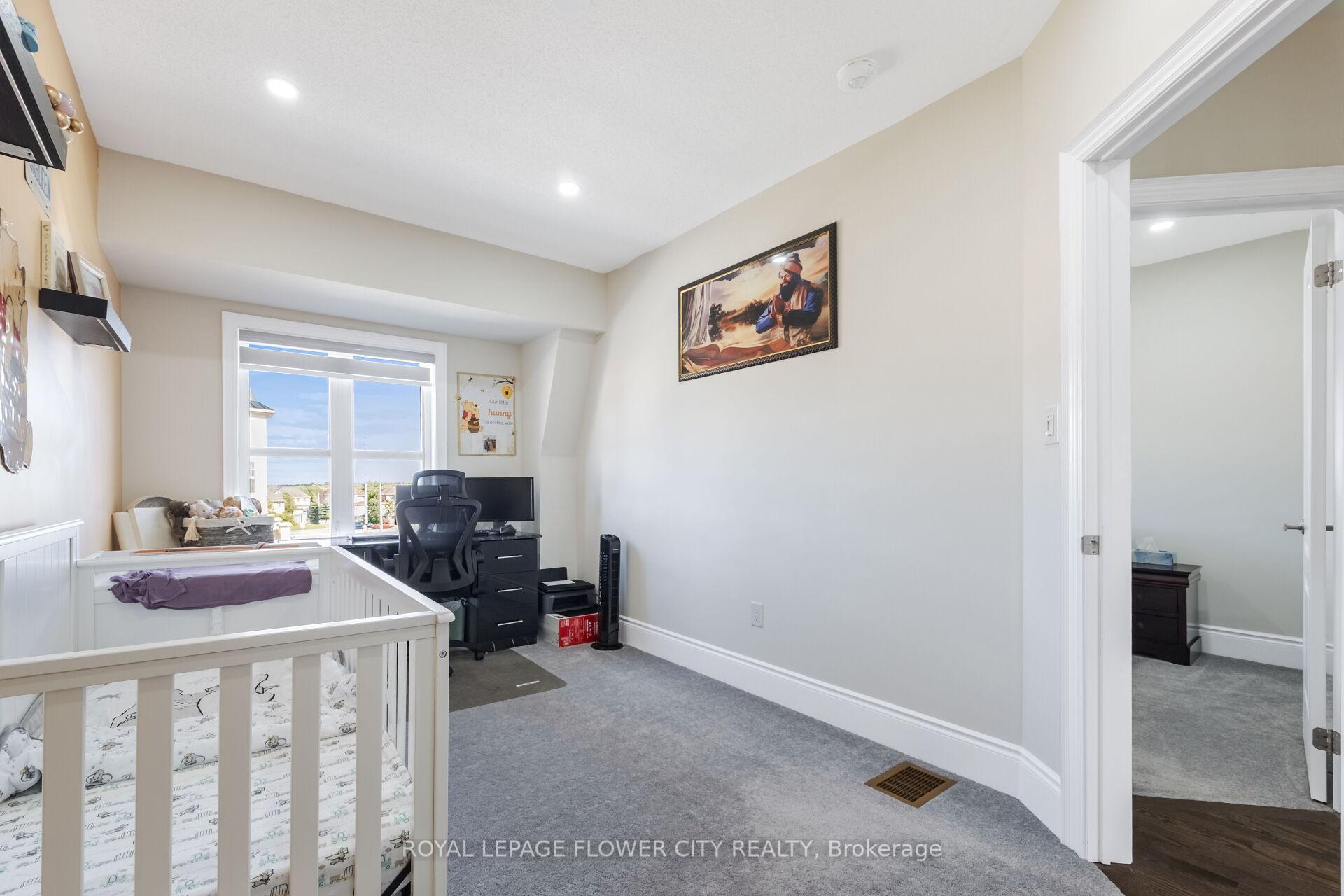 Photo 42 of 62 Foxsparrow Road, Brampton, Sandringham-Wellington North — HOMEH