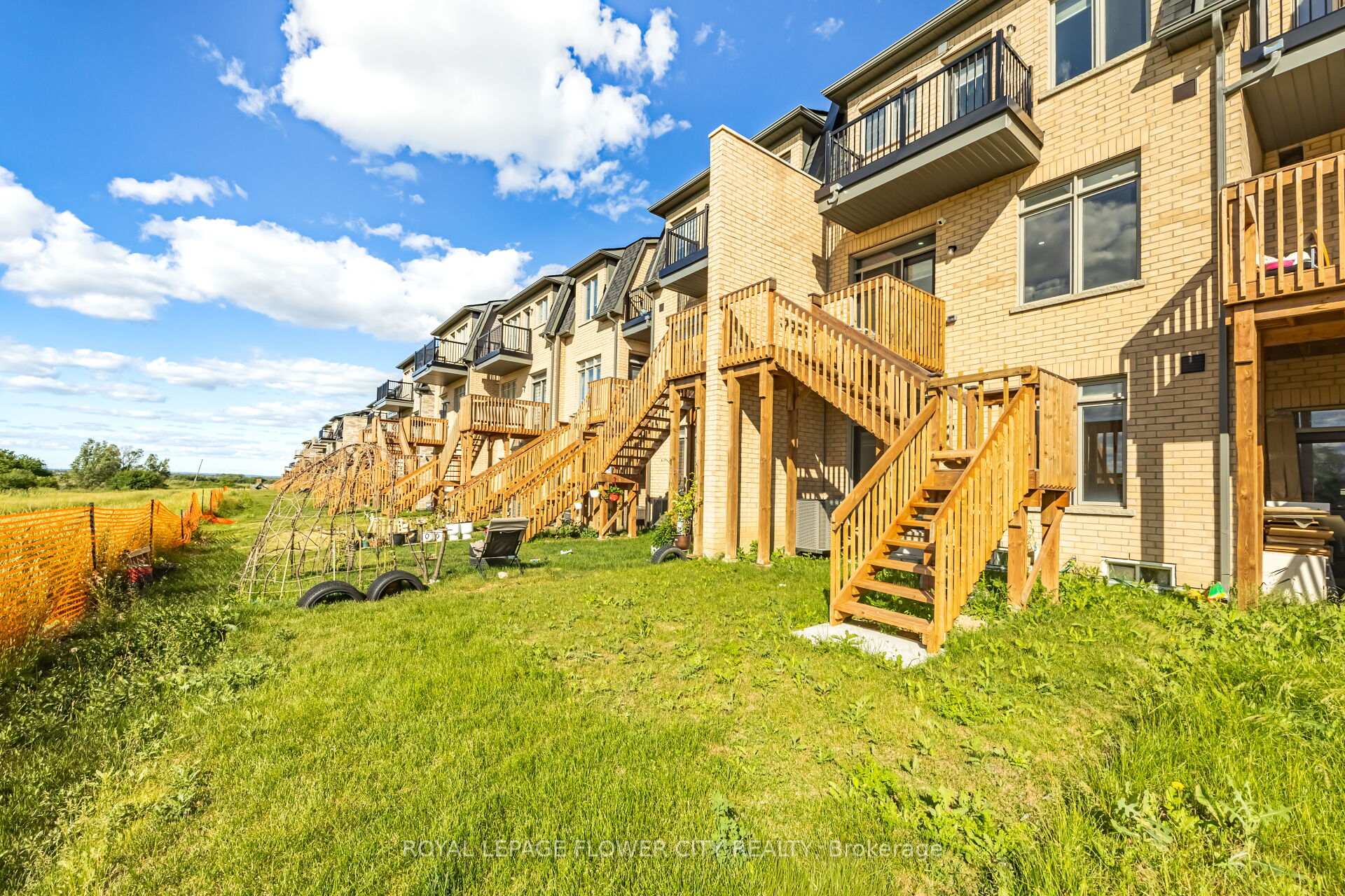 Photo 47 of 62 Foxsparrow Road, Brampton, Sandringham-Wellington North — HOMEH