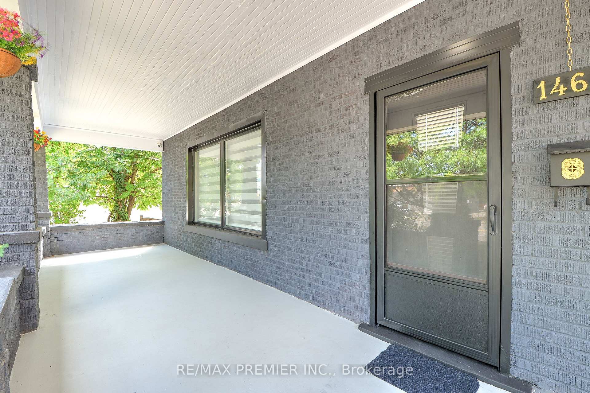 Photo 6 of 1467 Ouellette Avenue, Windsor — HOMEH