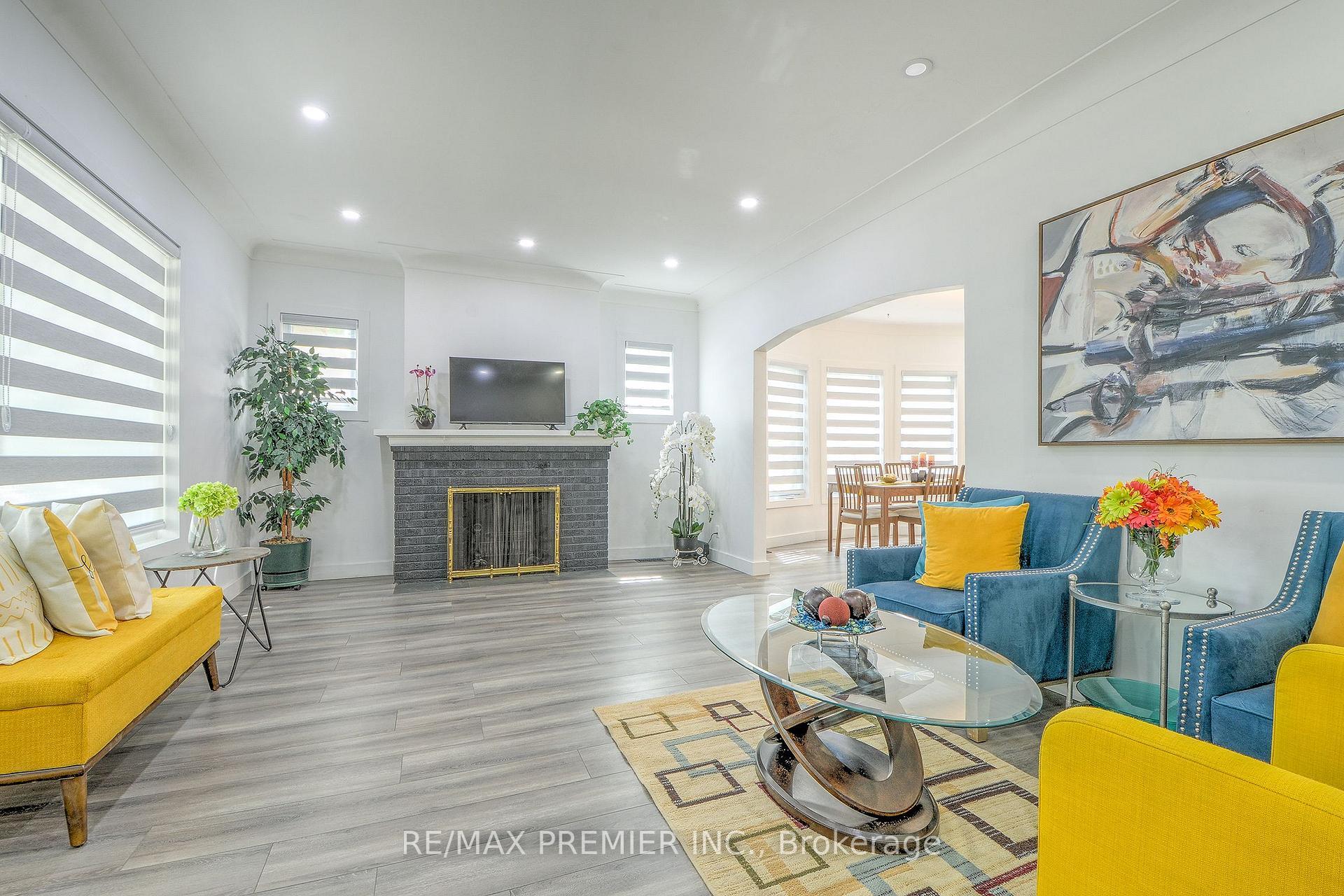 Photo 8 of 1467 Ouellette Avenue, Windsor — HOMEH