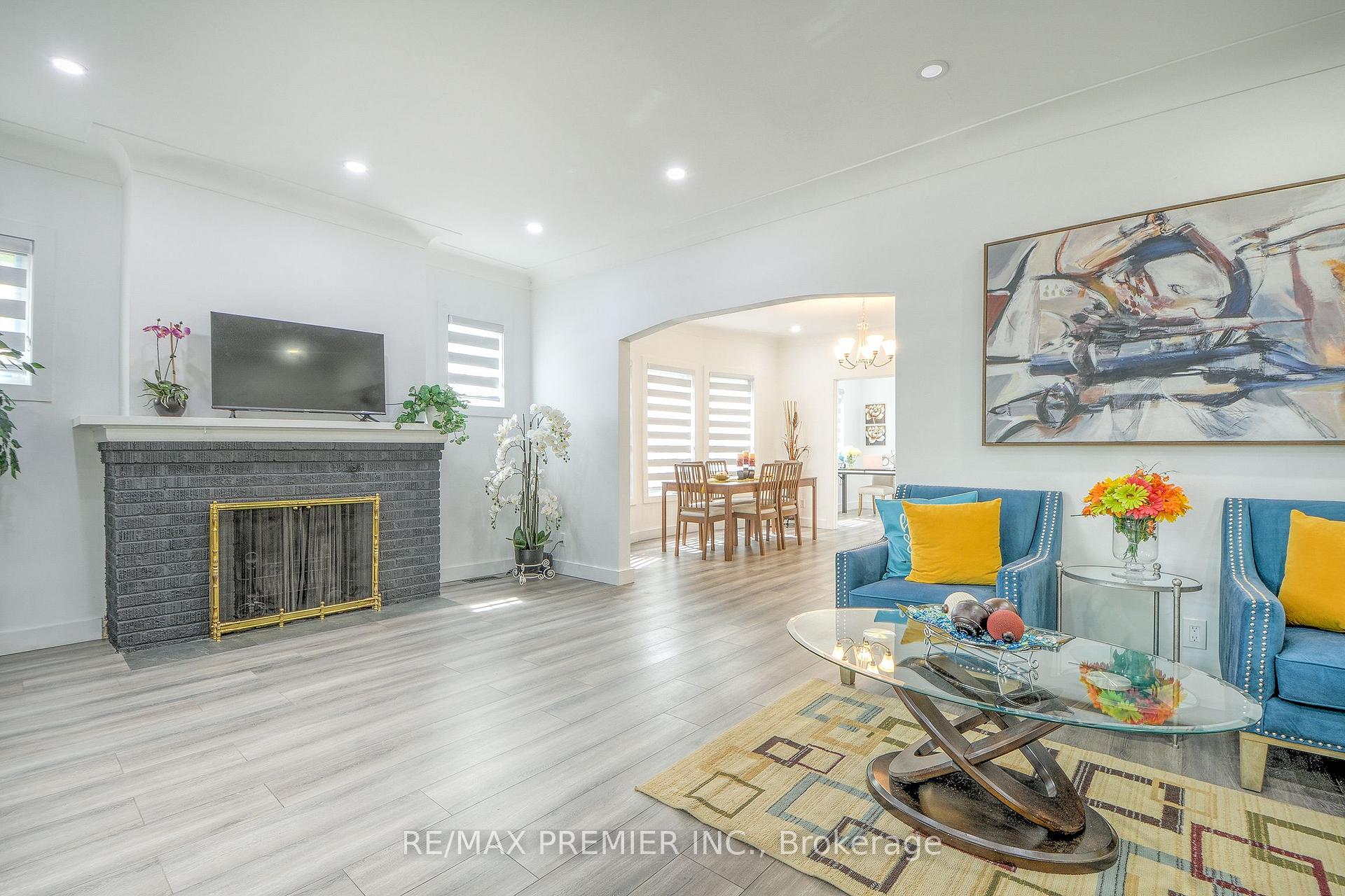 Photo 9 of 1467 Ouellette Avenue, Windsor — HOMEH