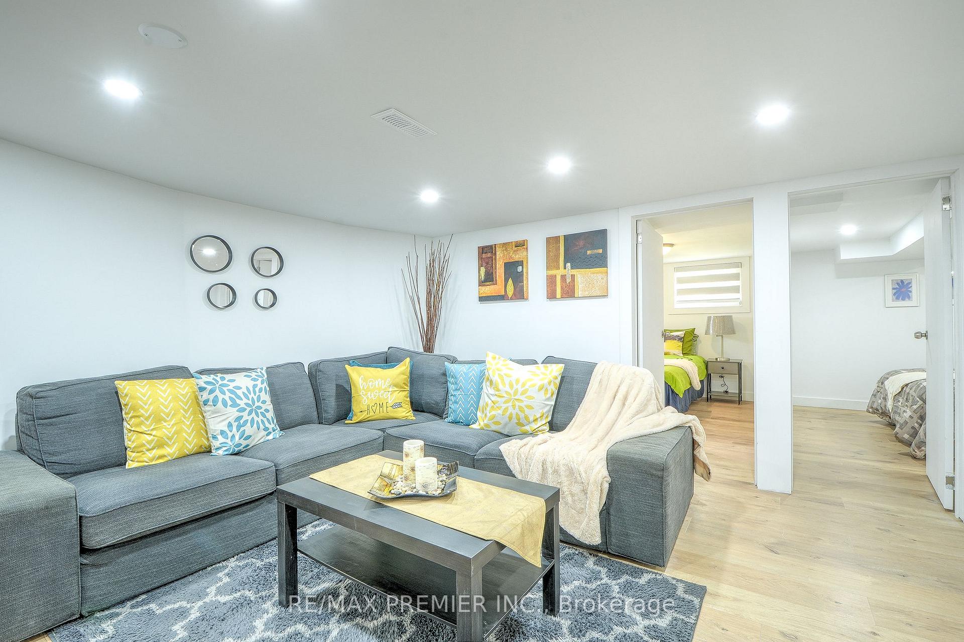 Photo 35 of 1467 Ouellette Avenue, Windsor — HOMEH