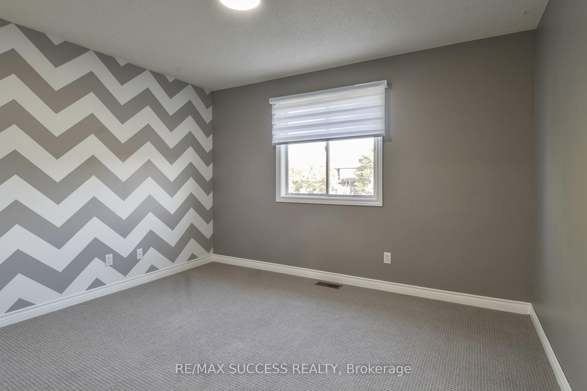 Photo 6 of 26 Tomahawk Dr, Main, Grimsby, Grimsby East — HOMEH