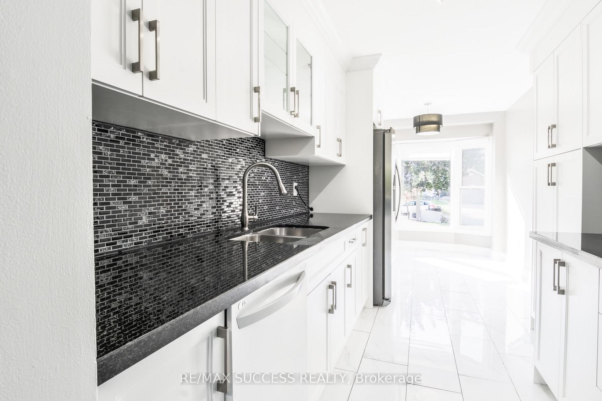 Photo 8 of 26 Tomahawk Dr, Main, Grimsby, Grimsby East — HOMEH