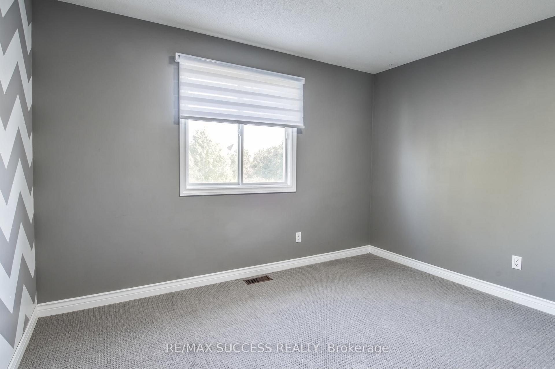Photo 26 of 26 Tomahawk Dr, Main, Grimsby, Grimsby East — HOMEH