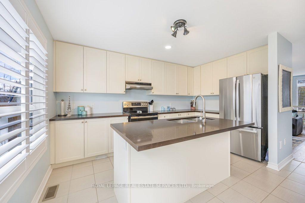 Photo 8 of 74 Robert Street S, Wasaga Beach — HOMEH