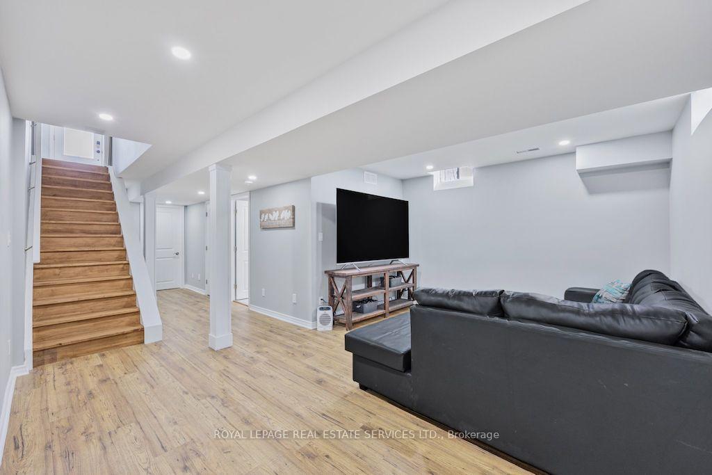 Photo 23 of 74 Robert Street S, Wasaga Beach — HOMEH
