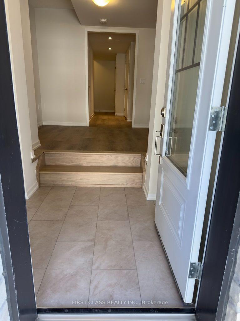 Photo 3 of 27 Arbour Green Cres, Vaughan, Kleinburg — HOMEH