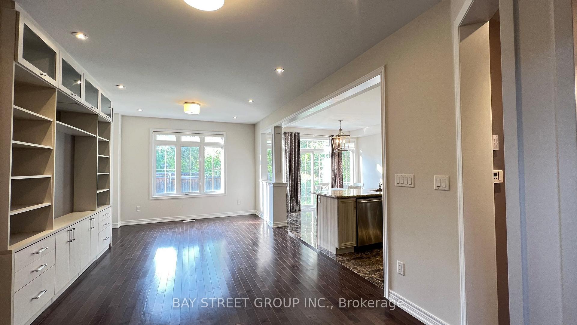 Photo 10 of 116 Riding Mountain Drive, Richmond Hill, Jefferson — HOMEH
