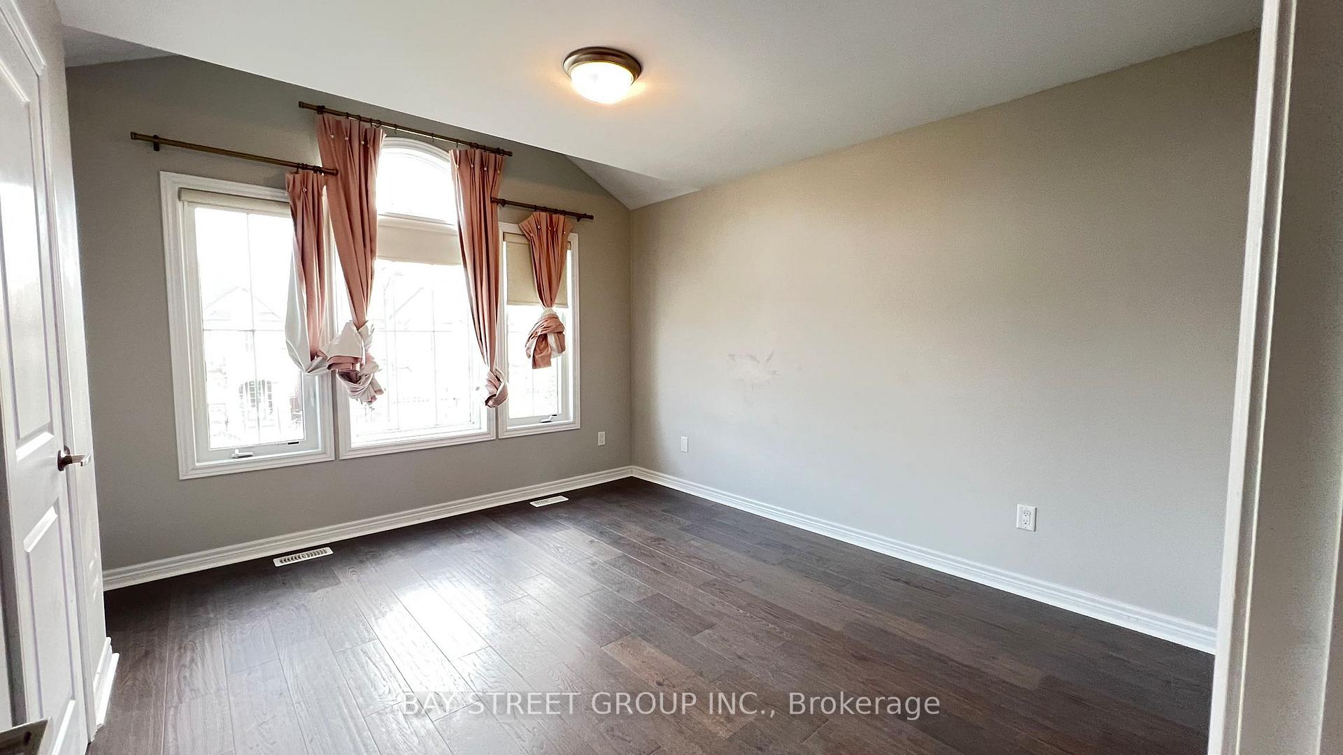 Photo 19 of 116 Riding Mountain Drive, Richmond Hill, Jefferson — HOMEH