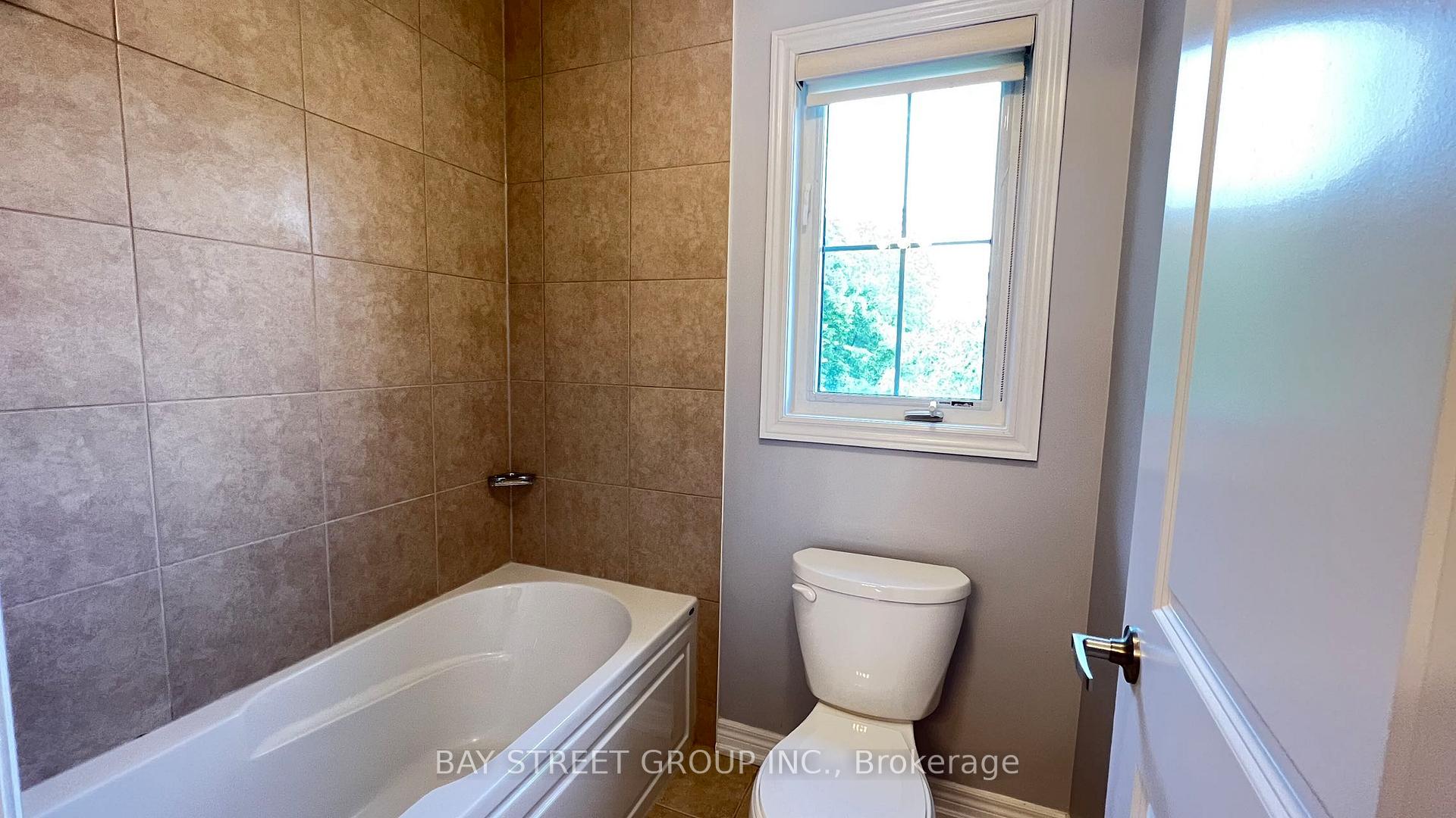 Photo 25 of 116 Riding Mountain Drive, Richmond Hill, Jefferson — HOMEH