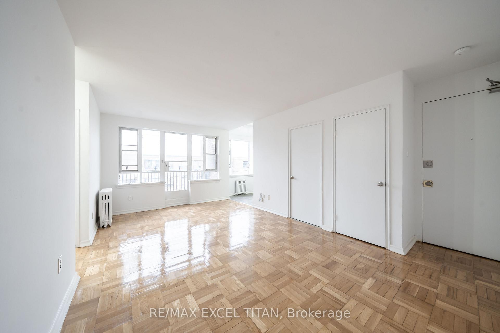 Photo 2 of Unit 106, 2507 Eglinton Avenue W, Toronto, Keelesdale-Eglinton West — HOMEH