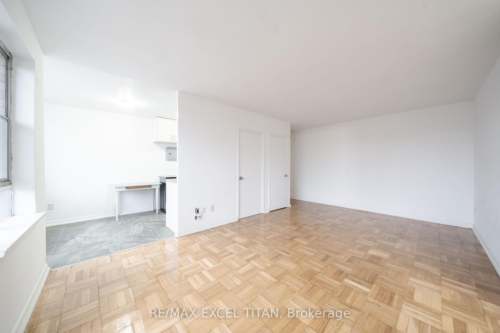 Photo 5 of Unit 106, 2507 Eglinton Avenue W, Toronto, Keelesdale-Eglinton West — HOMEH
