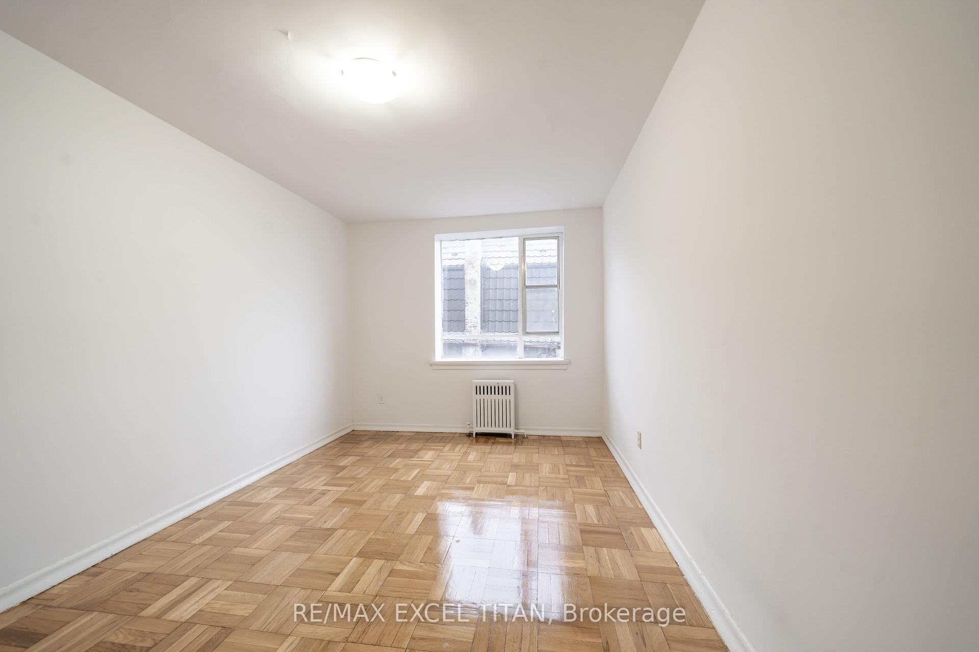 Photo 6 of Unit 106, 2507 Eglinton Avenue W, Toronto, Keelesdale-Eglinton West — HOMEH