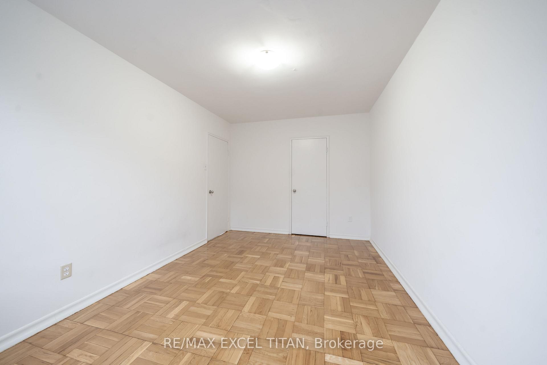 Photo 7 of Unit 106, 2507 Eglinton Avenue W, Toronto, Keelesdale-Eglinton West — HOMEH