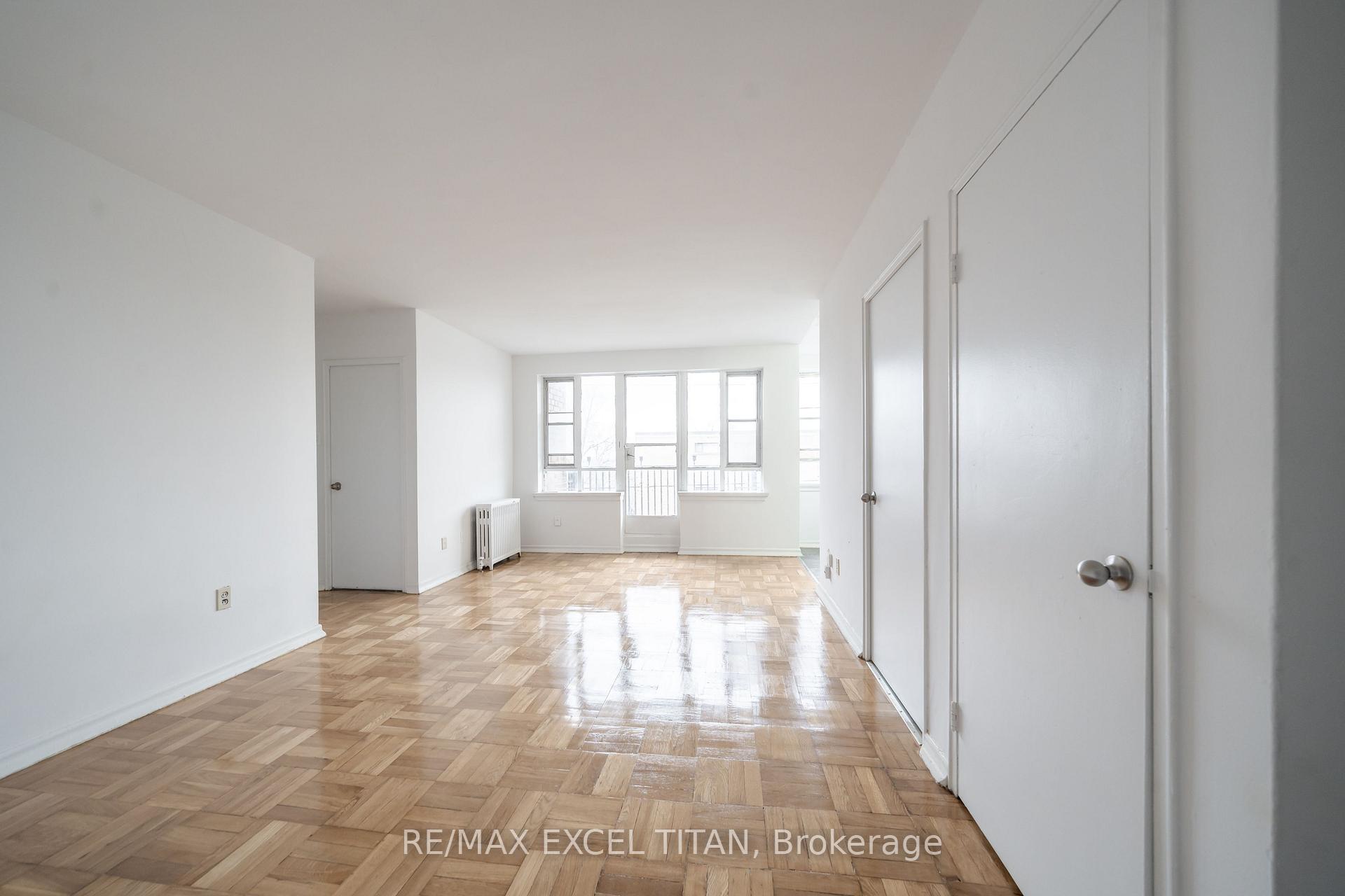Photo 8 of Unit 106, 2507 Eglinton Avenue W, Toronto, Keelesdale-Eglinton West — HOMEH