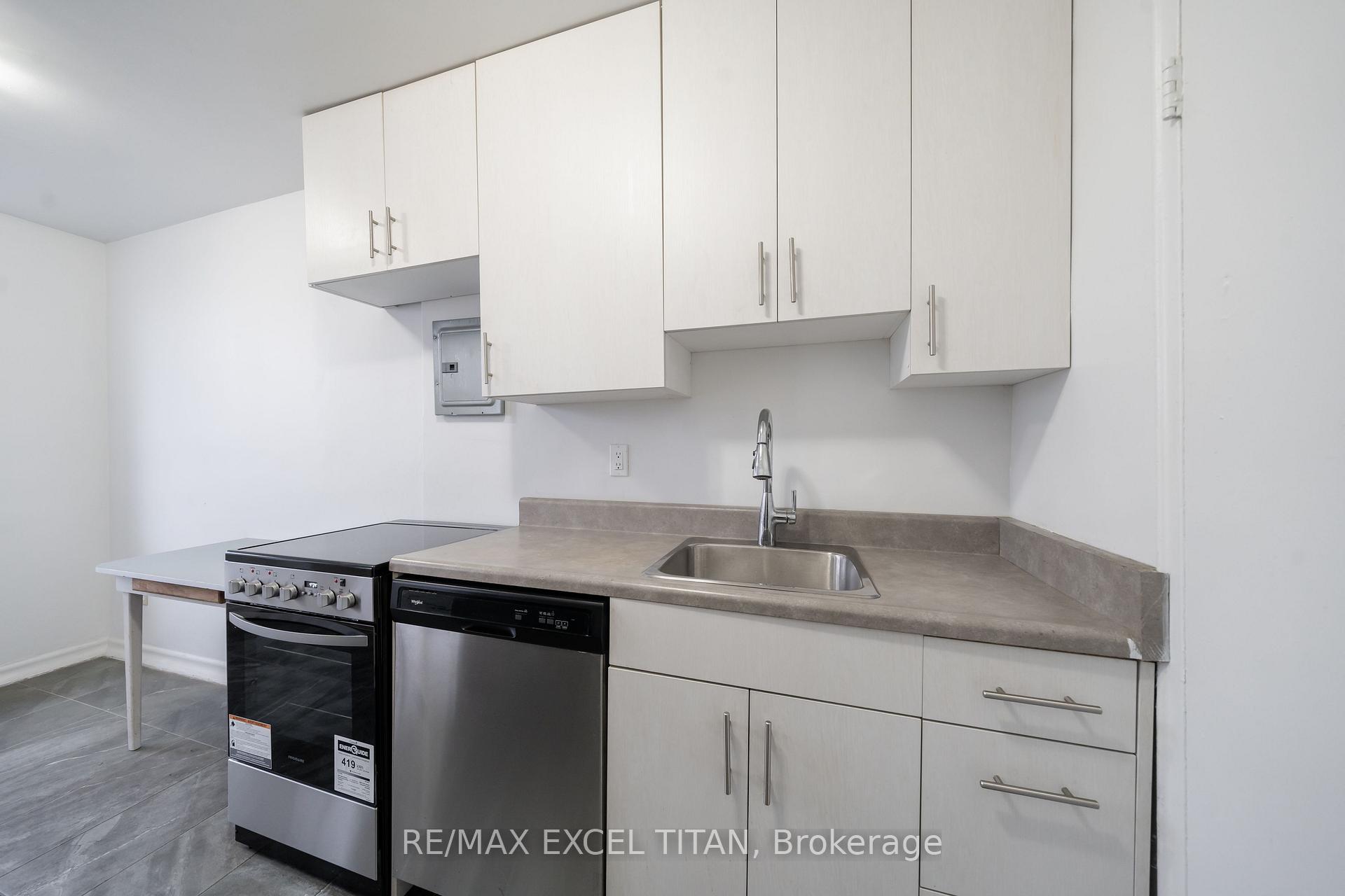 Photo 9 of Unit 106, 2507 Eglinton Avenue W, Toronto, Keelesdale-Eglinton West — HOMEH