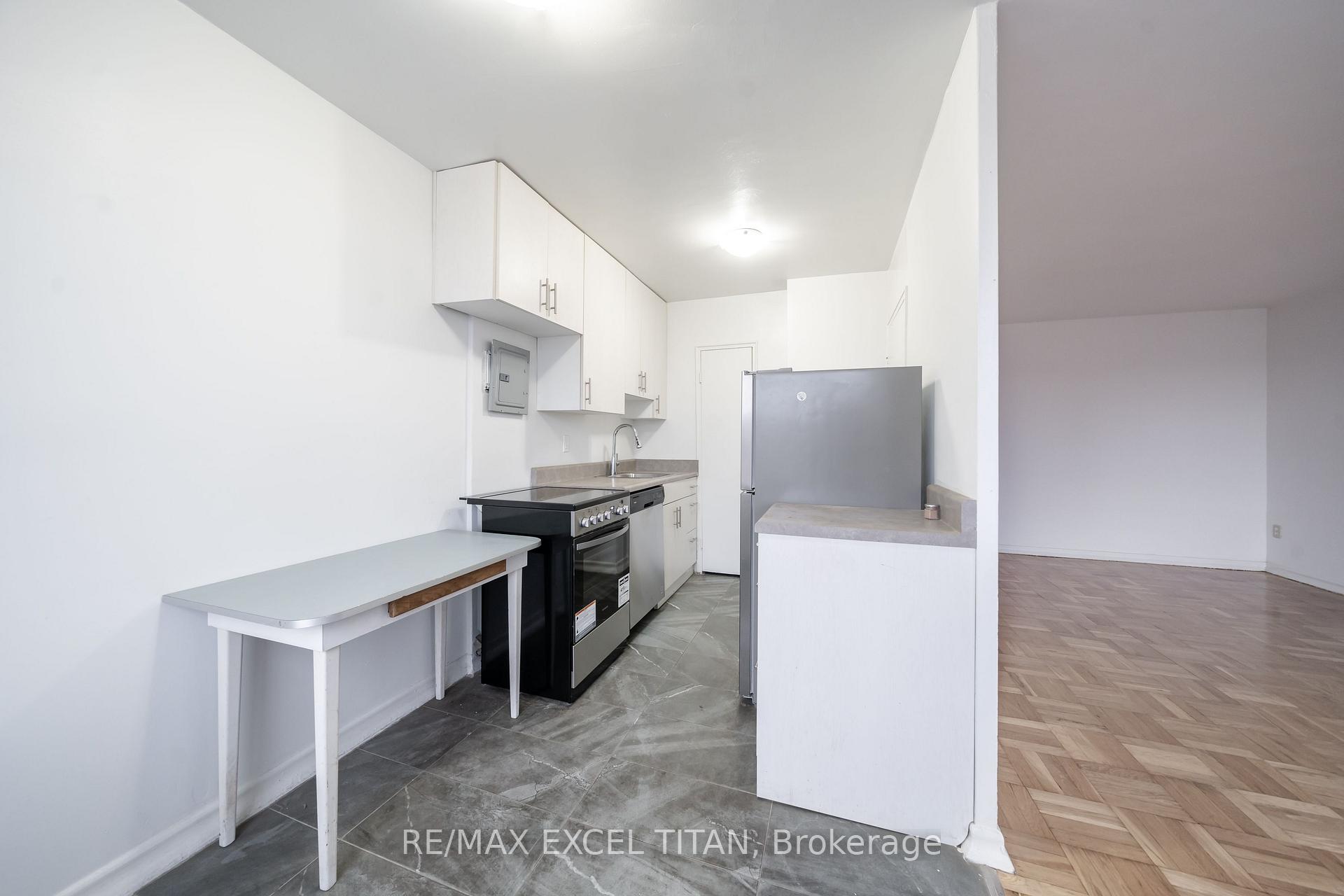 Photo 10 of Unit 106, 2507 Eglinton Avenue W, Toronto, Keelesdale-Eglinton West — HOMEH
