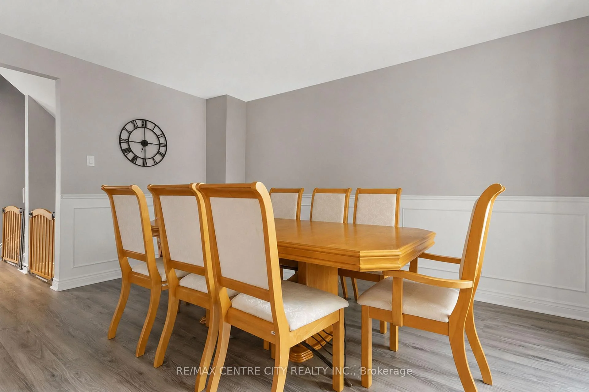 Photo 19 of 423 Everglade Crescent, London, North P — HOMEH