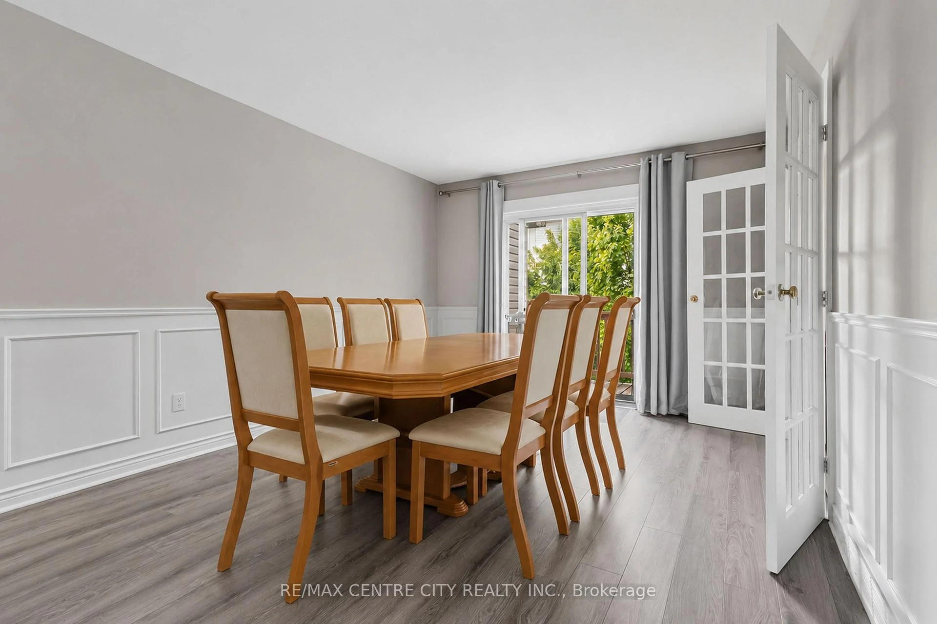 Photo 20 of 423 Everglade Crescent, London, North P — HOMEH