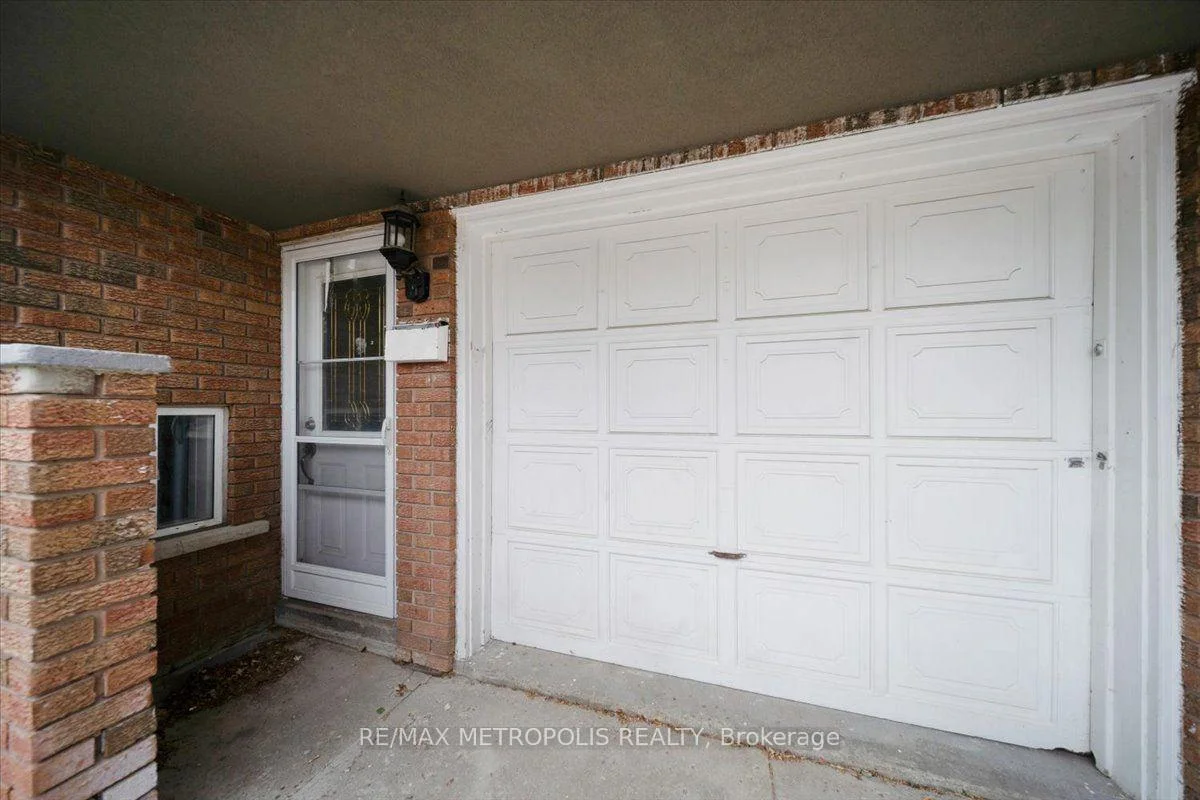 Photo 4 of 39 Jellicoe Crescent, Brampton, Northgate — HOMEH