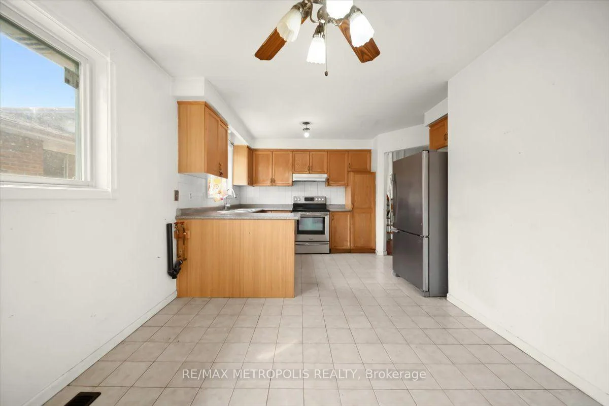 Photo 11 of 39 Jellicoe Crescent, Brampton, Northgate — HOMEH