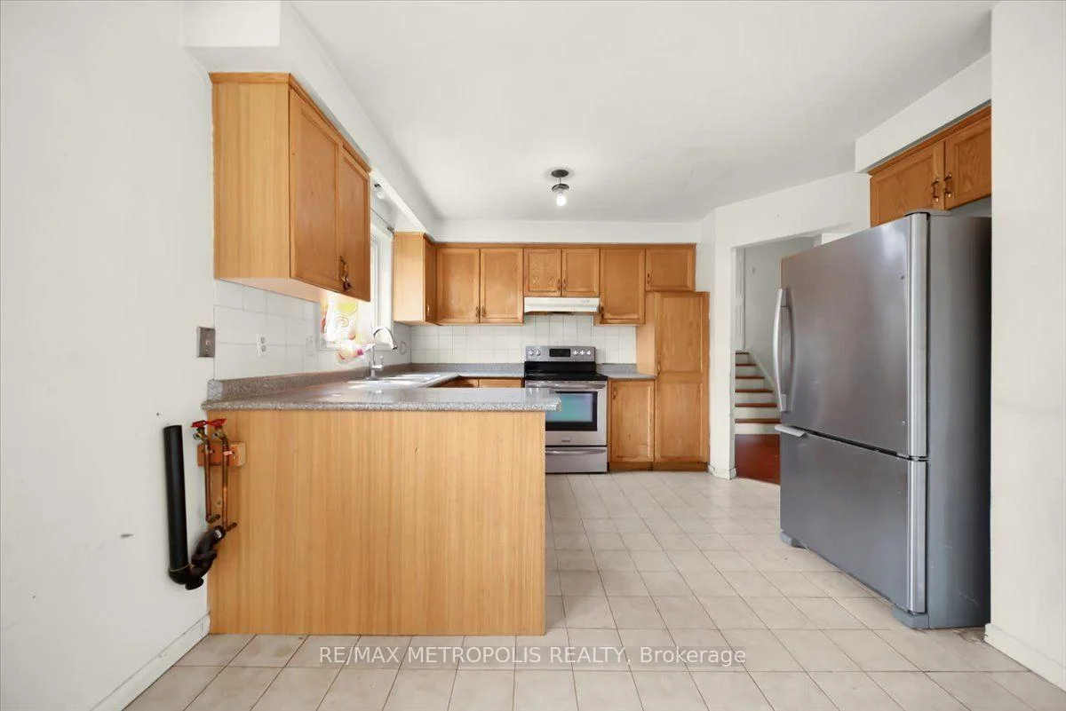 Photo 12 of 39 Jellicoe Crescent, Brampton, Northgate — HOMEH