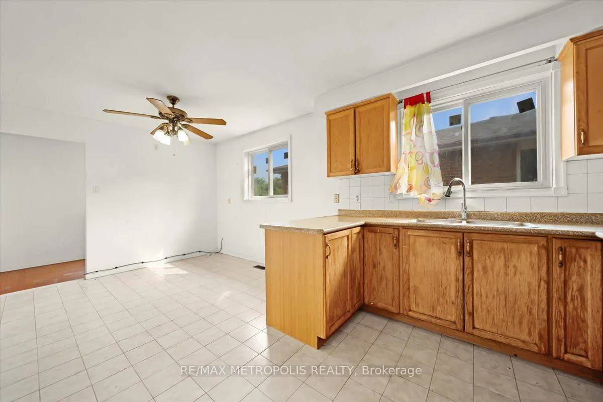Photo 14 of 39 Jellicoe Crescent, Brampton, Northgate — HOMEH