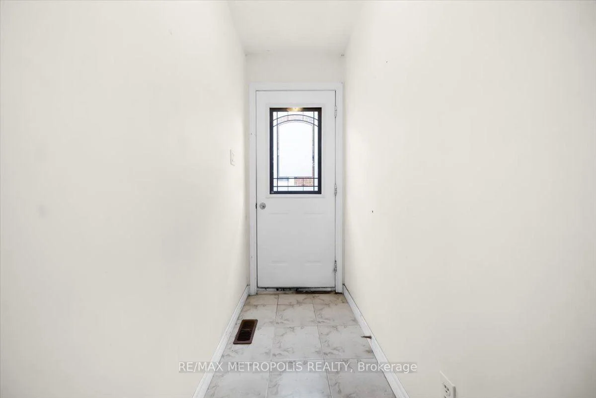 Photo 31 of 39 Jellicoe Crescent, Brampton, Northgate — HOMEH