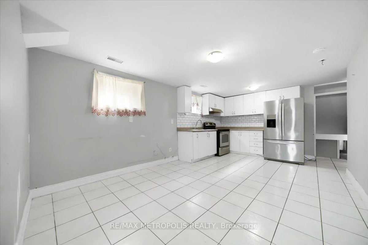 Photo 36 of 39 Jellicoe Crescent, Brampton, Northgate — HOMEH
