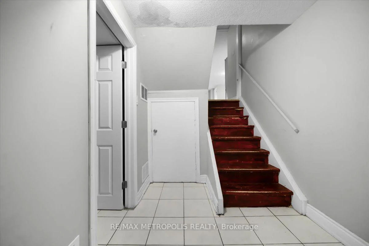 Photo 40 of 39 Jellicoe Crescent, Brampton, Northgate — HOMEH