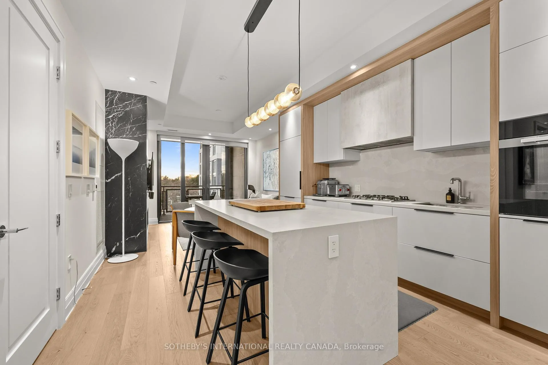 Photo 3 of Unit 510, 2 Forest Hill Road, Toronto, Casa Loma — HOMEH