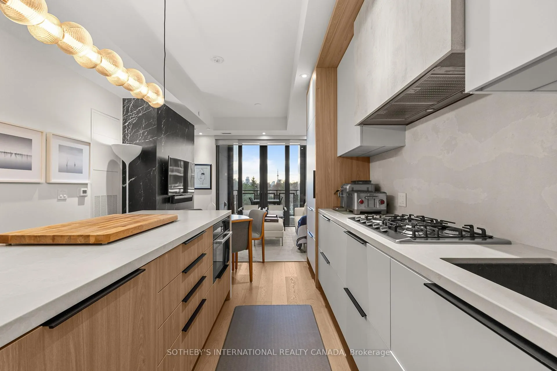 Photo 4 of Unit 510, 2 Forest Hill Road, Toronto, Casa Loma — HOMEH