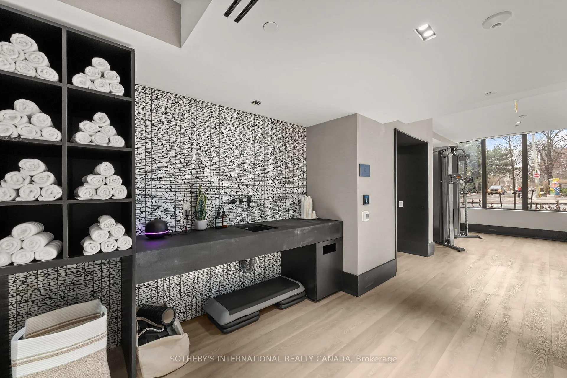 Photo 25 of Unit 510, 2 Forest Hill Road, Toronto, Casa Loma — HOMEH