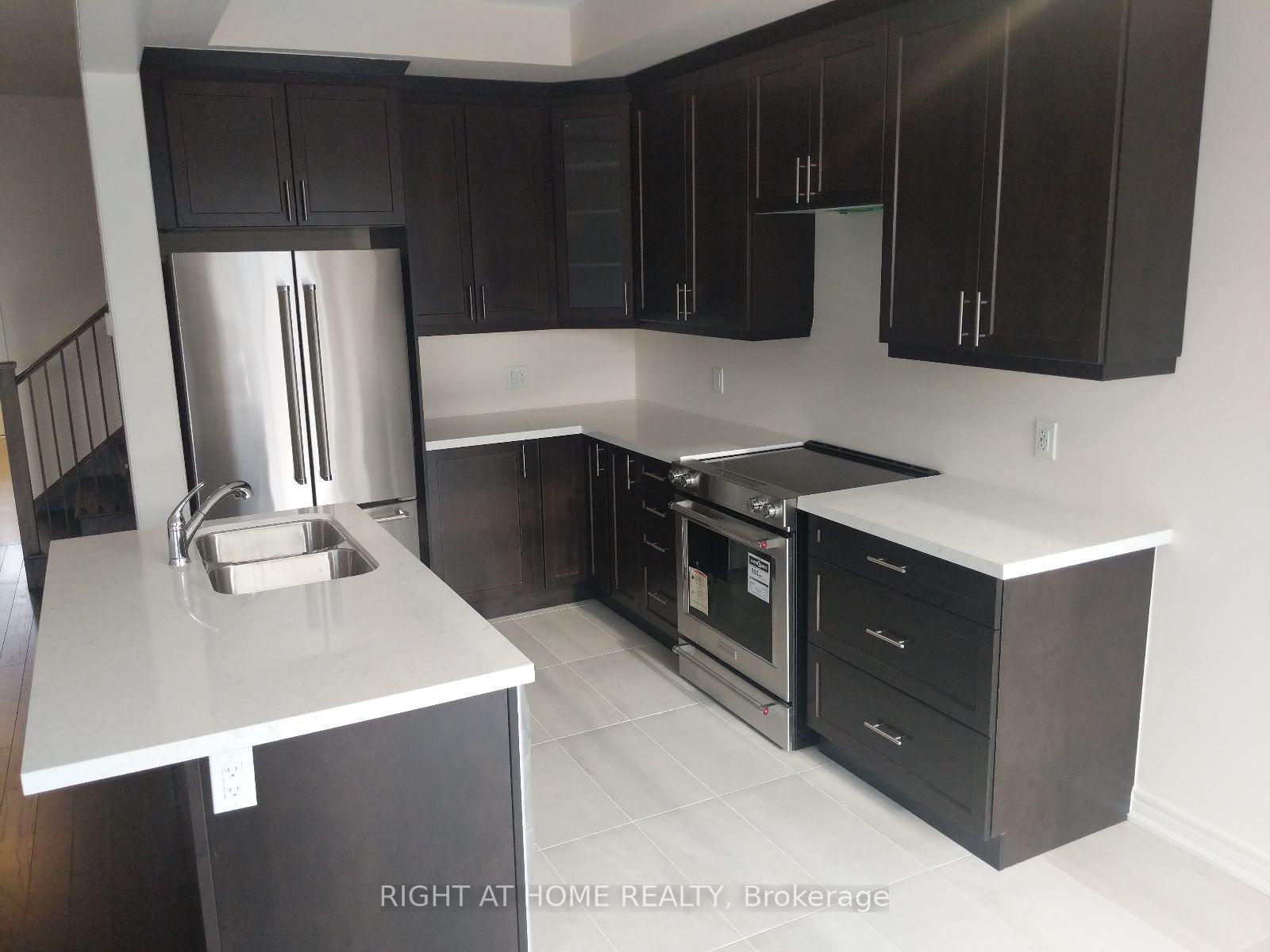 Photo 4 of 323 Raymond Road, Hamilton, Meadowlands — HOMEH