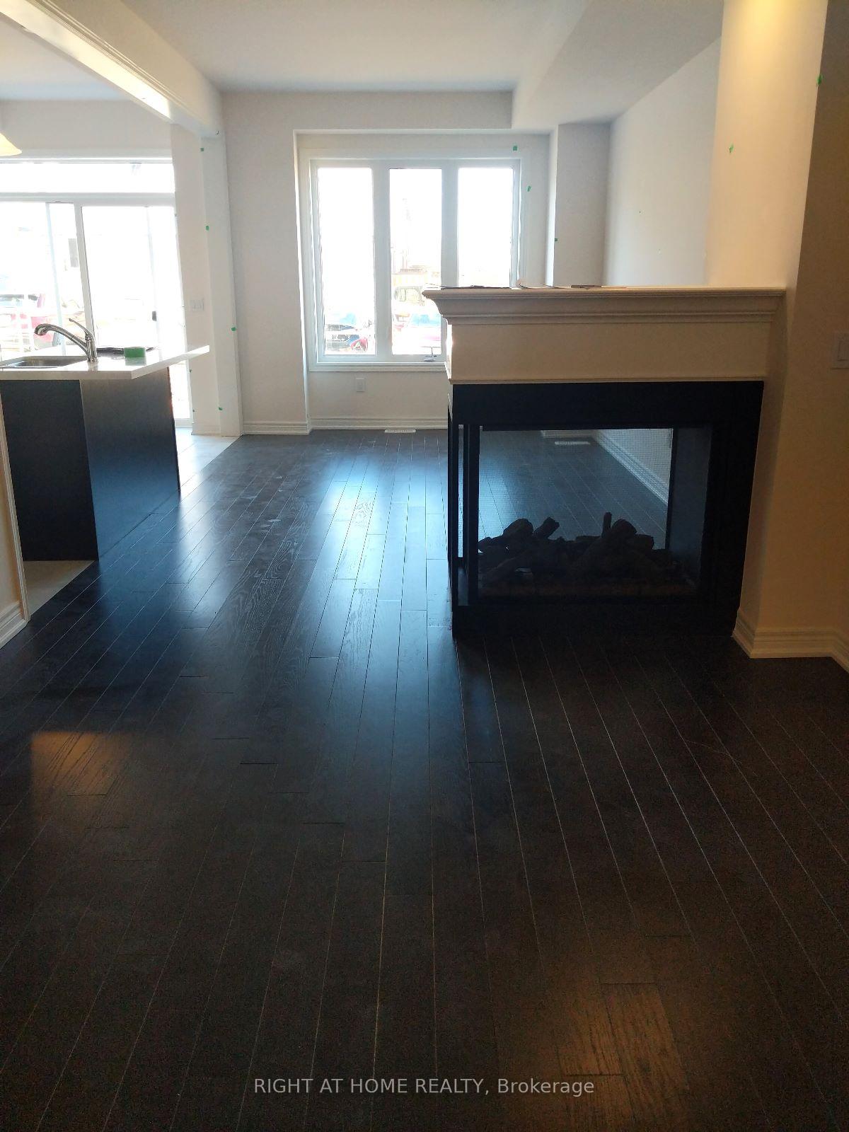 Photo 5 of 323 Raymond Road, Hamilton, Meadowlands — HOMEH