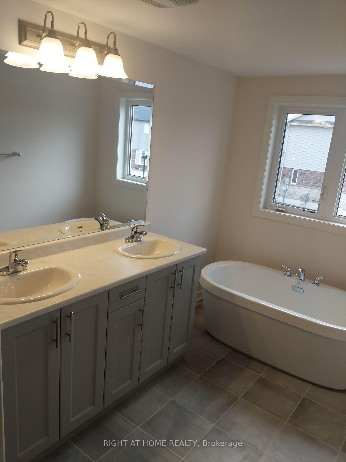 Photo 8 of 323 Raymond Road, Hamilton, Meadowlands — HOMEH