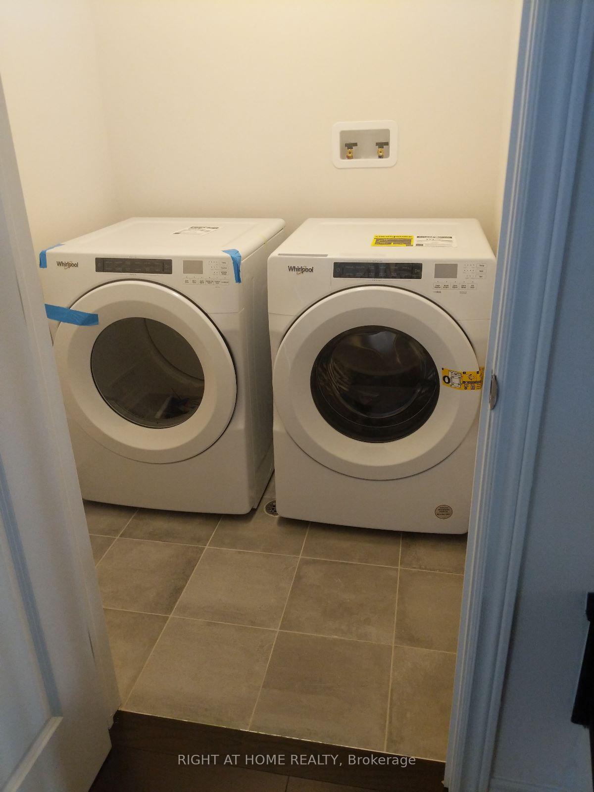 Photo 10 of 323 Raymond Road, Hamilton, Meadowlands — HOMEH
