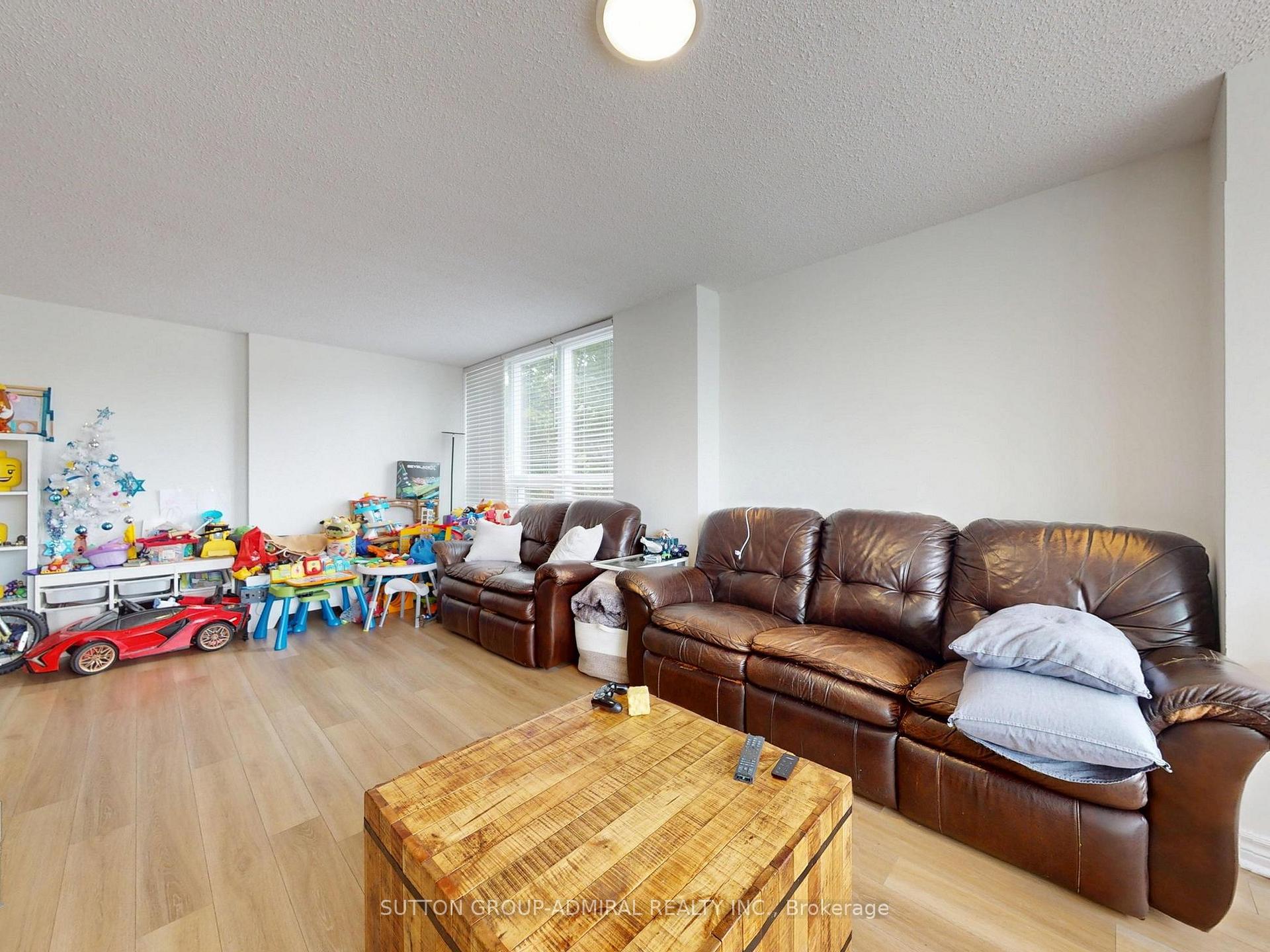 Photo 12 of Unit 312, 7601 Bathurst Street, Vaughan, Crestwood-Springfarm-Yorkhill — HOMEH