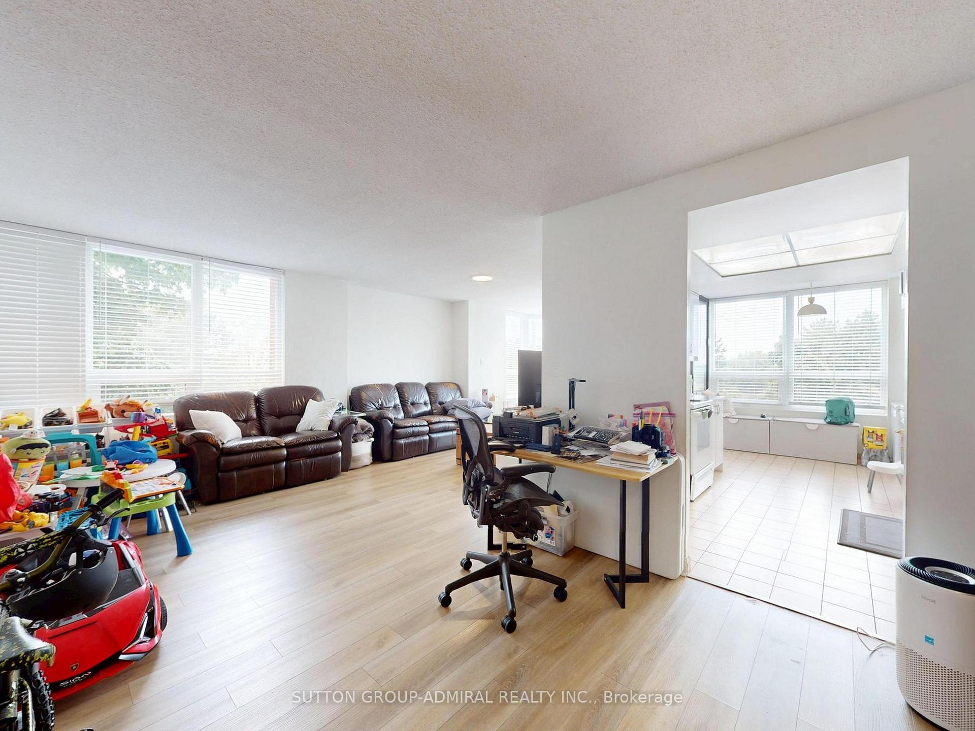Photo 14 of Unit 312, 7601 Bathurst Street, Vaughan, Crestwood-Springfarm-Yorkhill — HOMEH