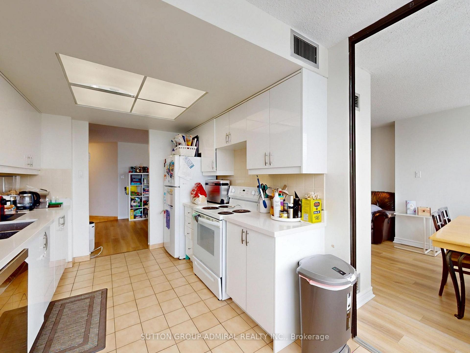 Photo 19 of Unit 312, 7601 Bathurst Street, Vaughan, Crestwood-Springfarm-Yorkhill — HOMEH