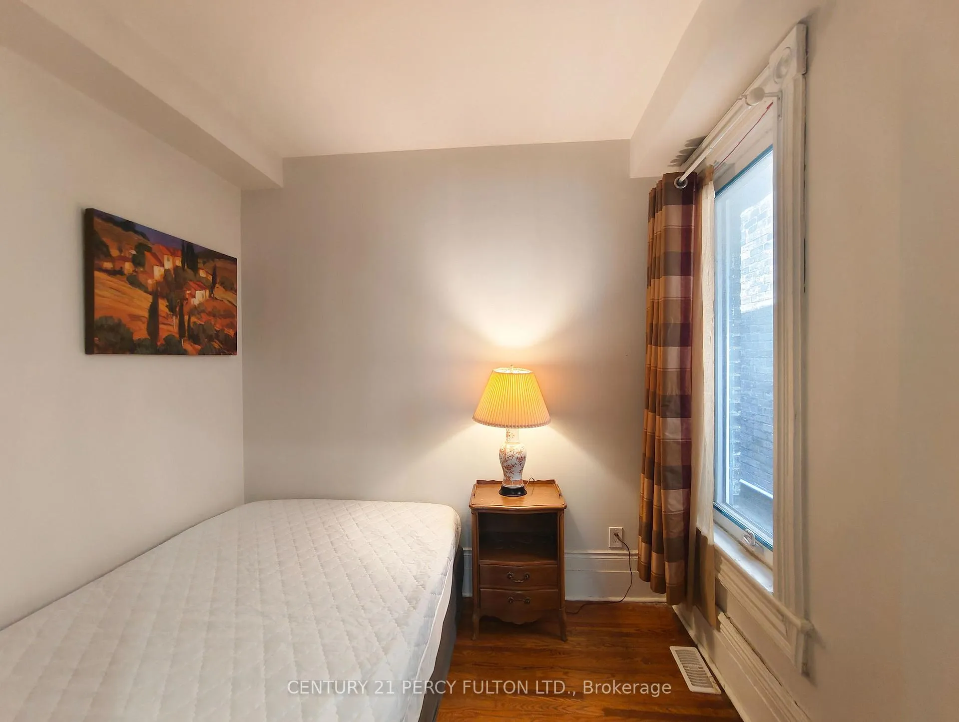 Photo 5 of 196 Brock Avenue, Toronto, Little Portugal — HOMEH