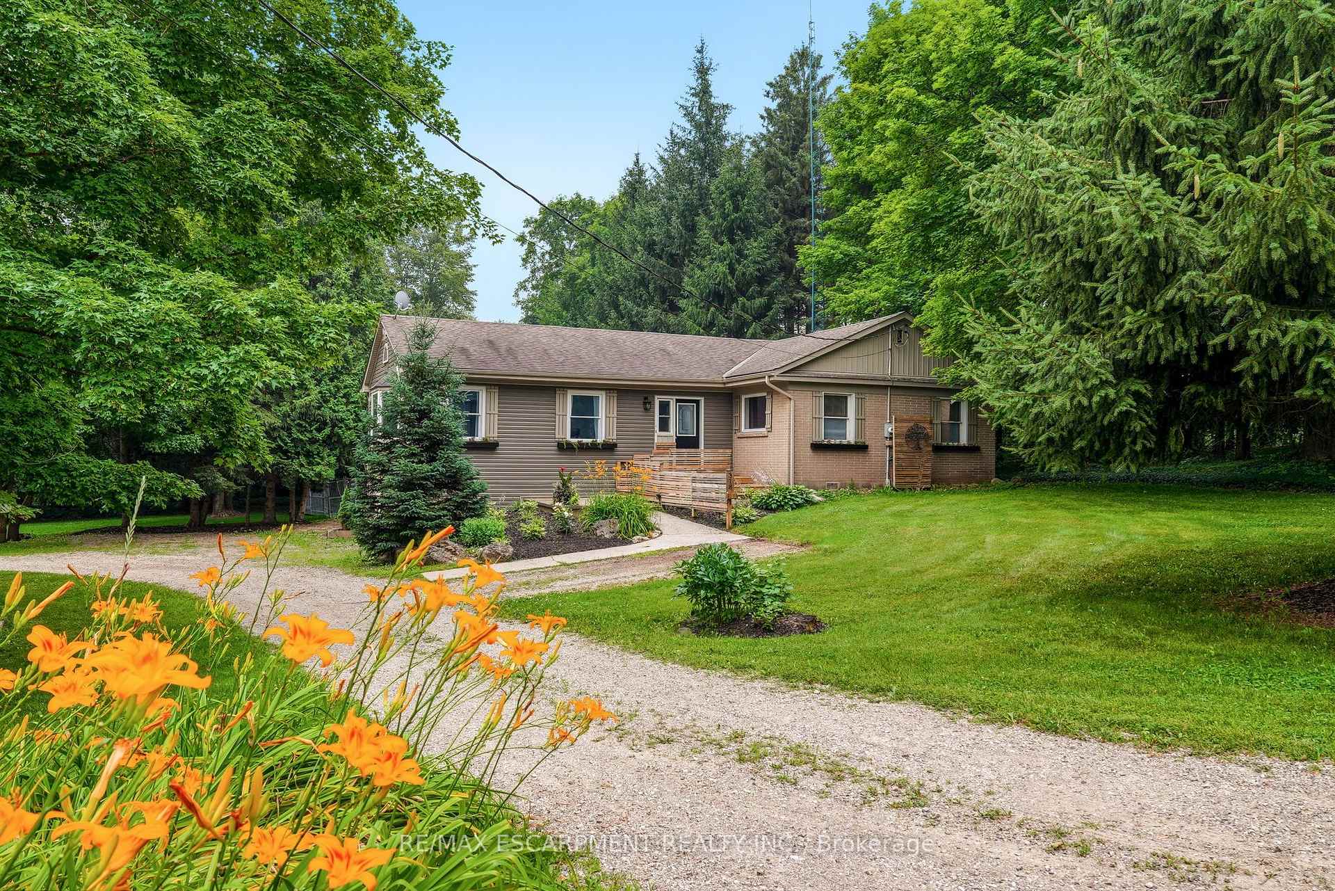 Photo 2 of 318 10th Concession Road E, Hamilton, Rural Flamborough — HOMEH