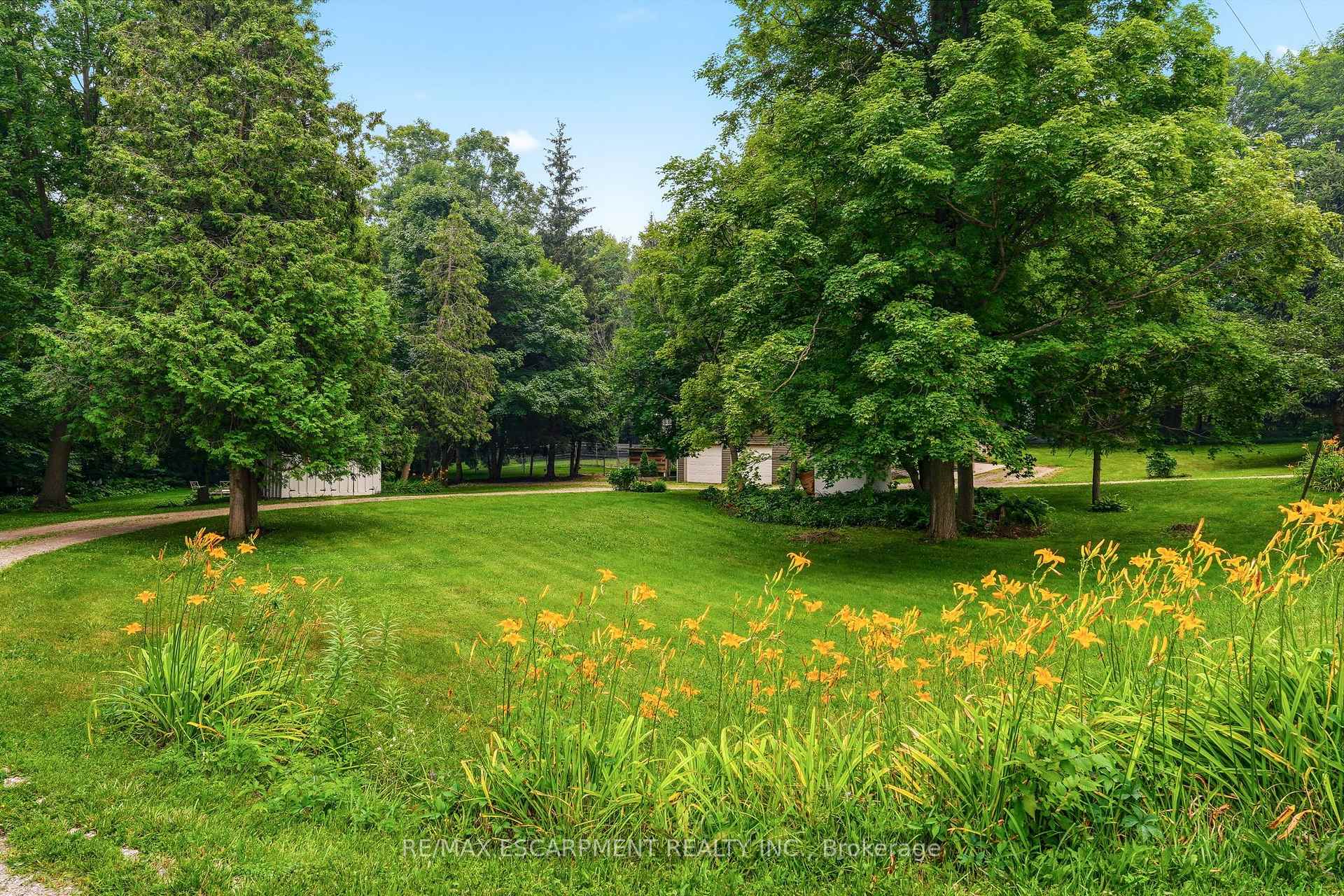 Photo 4 of 318 10th Concession Road E, Hamilton, Rural Flamborough — HOMEH