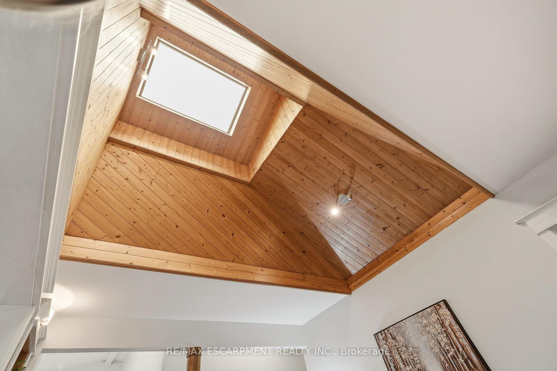 Photo 13 of 318 10th Concession Road E, Hamilton, Rural Flamborough — HOMEH